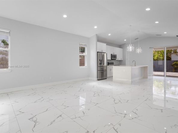 525 El Prado, West Palm Beach FL 33405