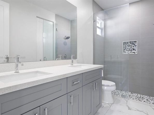 525 El Prado, West Palm Beach FL 33405