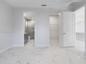 525 El Prado, West Palm Beach FL 33405