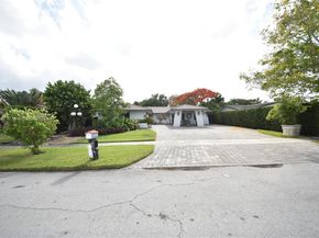 3024 SW 98th Ct, Miami FL 33165