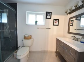 3024 SW 98th Ct, Miami FL 33165