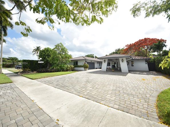 3024 SW 98th Ct, Miami FL 33165