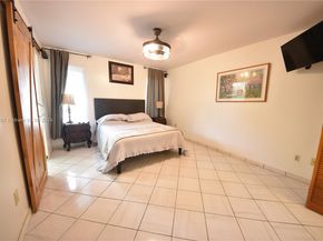 3024 SW 98th Ct, Miami FL 33165