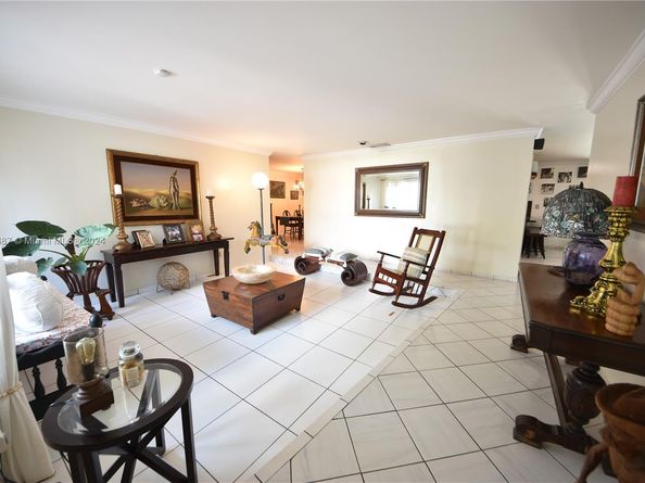 3024 SW 98th Ct, Miami FL 33165