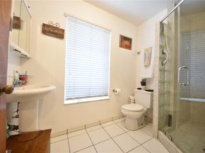 3024 SW 98th Ct, Miami FL 33165