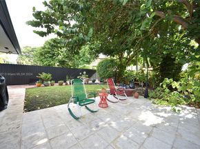 3024 SW 98th Ct, Miami FL 33165