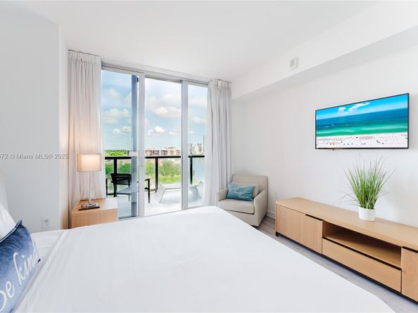 2602 E Hallandale Beach Blvd R1206, Hallandale Beach FL 33009