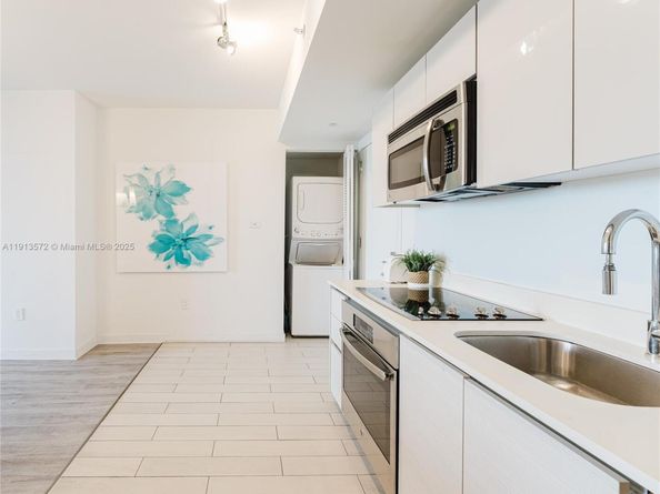 2602 E Hallandale Beach Blvd R1206, Hallandale Beach FL 33009