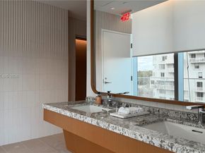 175 SE 25th Rd 1501, Miami FL 33129