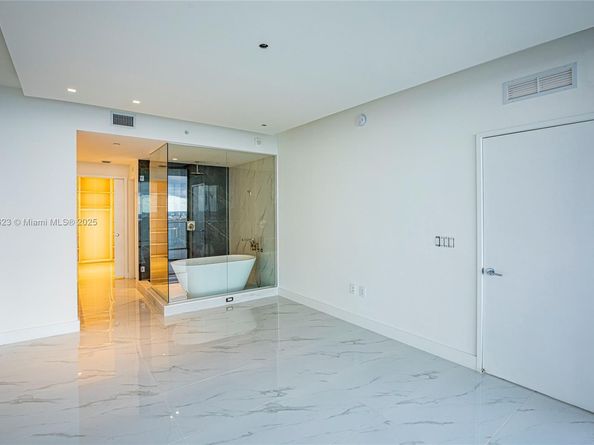 700 NE 24th St 4401, Miami FL 33137