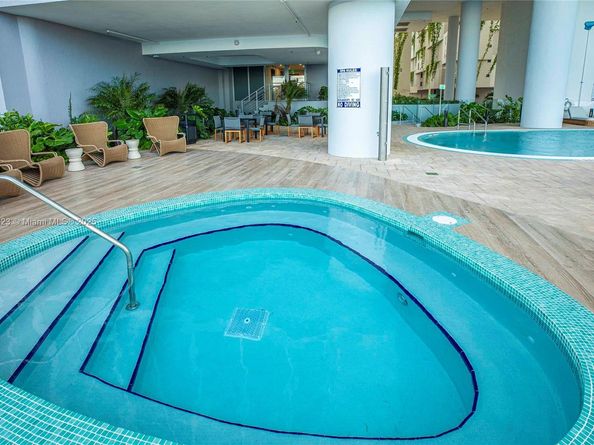 700 NE 24th St 4401, Miami FL 33137