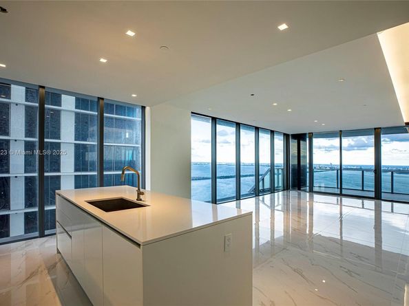 700 NE 24th St 4401, Miami FL 33137