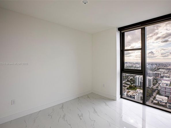 700 NE 24th St 4401, Miami FL 33137