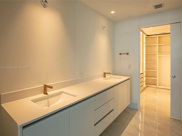 700 NE 24th St 4401, Miami FL 33137