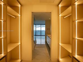 700 NE 24th St 4401, Miami FL 33137