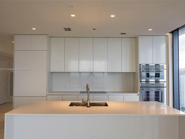 700 NE 24th St 4401, Miami FL 33137