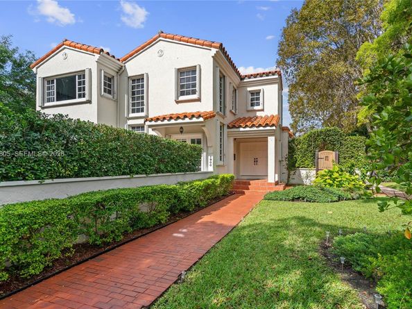 1900 Pizarro St, Coral Gables FL 33134