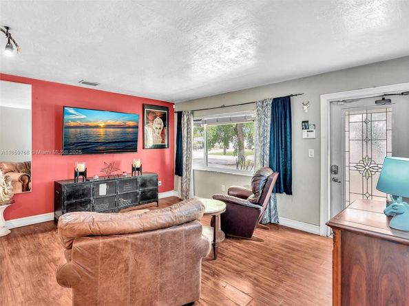 6472 Johnson St, Hollywood FL 33024