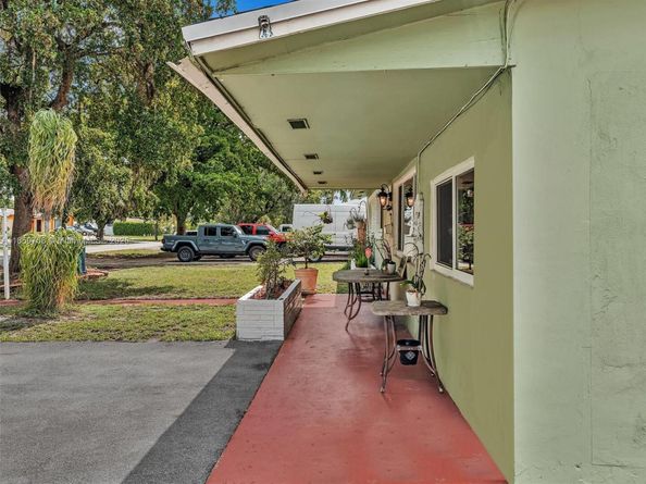 6472 Johnson St, Hollywood FL 33024