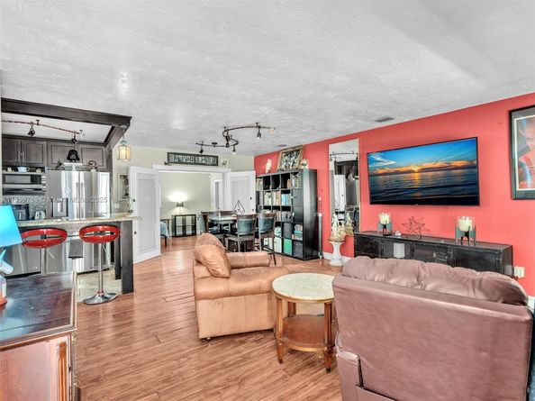 6472 Johnson St, Hollywood FL 33024