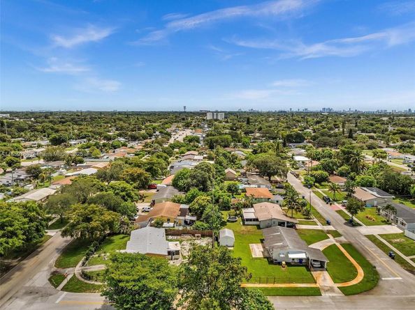 6472 Johnson St, Hollywood FL 33024