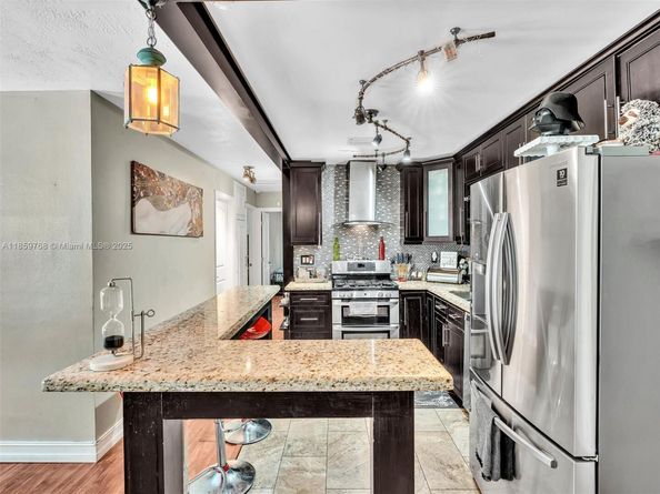 6472 Johnson St, Hollywood FL 33024