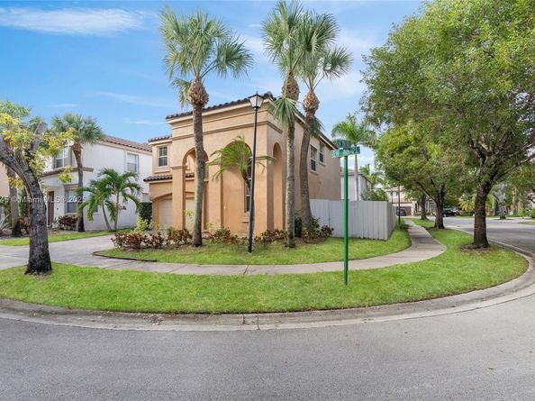 15803 SW 48th Pl, Miramar FL 33027