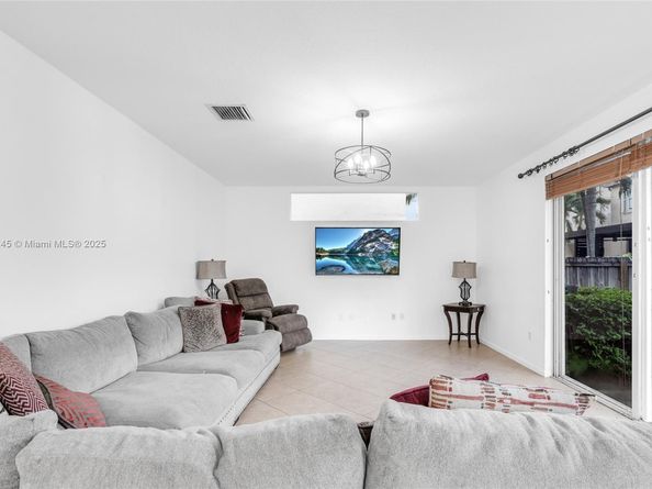 15803 SW 48th Pl, Miramar FL 33027