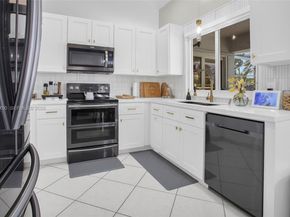 20071 NW 5th St, Pembroke Pines FL 33029