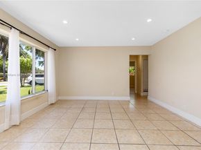 918 NE 6th St, Hallandale Beach FL 33009