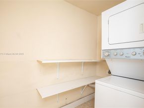 918 NE 6th St, Hallandale Beach FL 33009