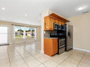 918 NE 6th St, Hallandale Beach FL 33009