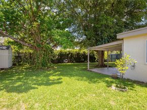918 NE 6th St, Hallandale Beach FL 33009
