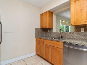 918 NE 6th St, Hallandale Beach FL 33009