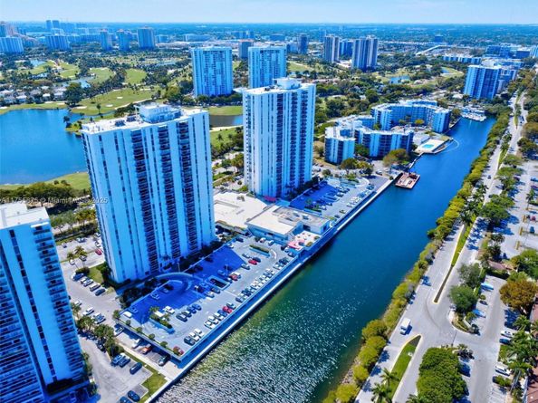 3675 N Country Club Dr 2310, Aventura FL 33180