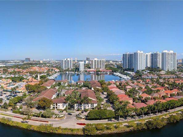 3675 N Country Club Dr 2310, Aventura FL 33180