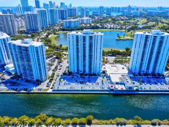3675 N Country Club Dr 2310, Aventura FL 33180