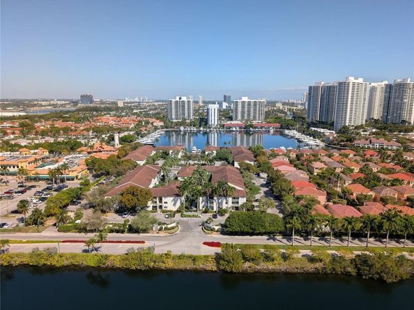 3675 N Country Club Dr 2310, Aventura FL 33180