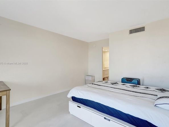 3675 N Country Club Dr 2310, Aventura FL 33180