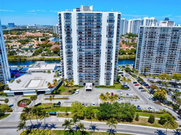 3675 N Country Club Dr 2310, Aventura FL 33180