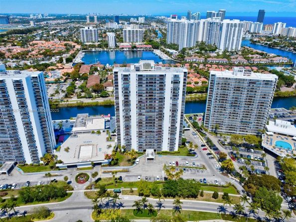 3675 N Country Club Dr 2310, Aventura FL 33180