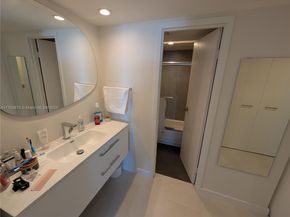 3675 N Country Club Dr 2310, Aventura FL 33180