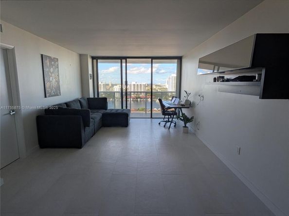 3675 N Country Club Dr 2310, Aventura FL 33180