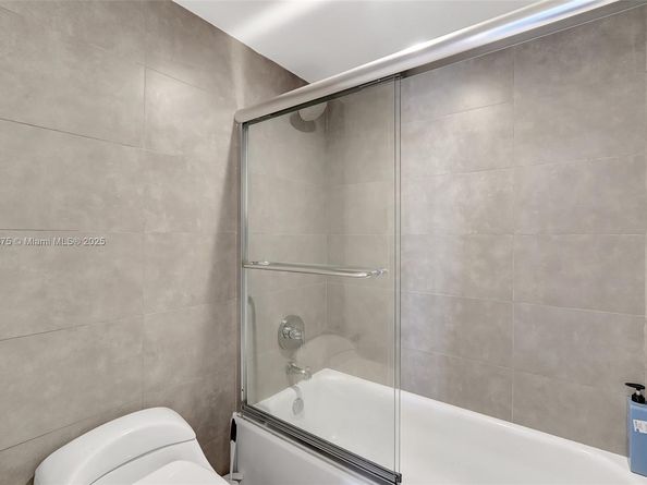 3675 N Country Club Dr 2310, Aventura FL 33180