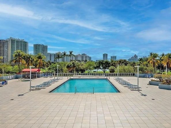 3675 N Country Club Dr 2310, Aventura FL 33180