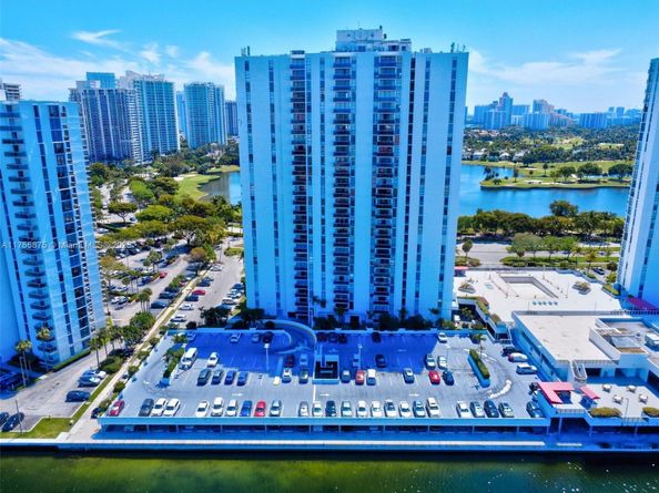 3675 N Country Club Dr 2310, Aventura FL 33180