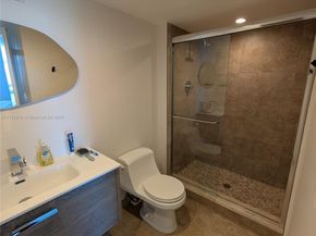 3675 N Country Club Dr 2310, Aventura FL 33180