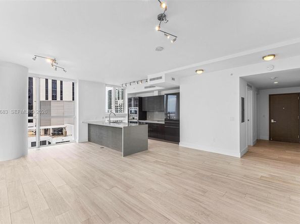 1080 Brickell Ave 3909, Miami FL 33131