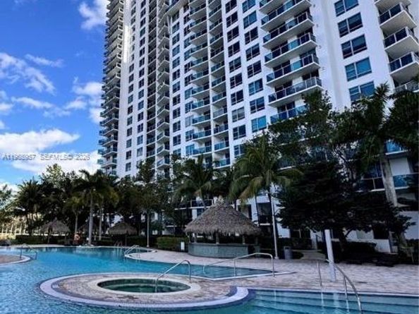 2681 N Flamingo Rd 2302S, Sunrise FL 33323