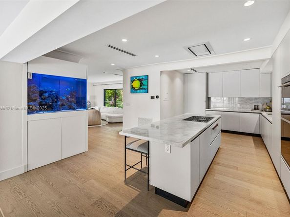 1155 N Biscayne Point Rd, Miami Beach FL 33141